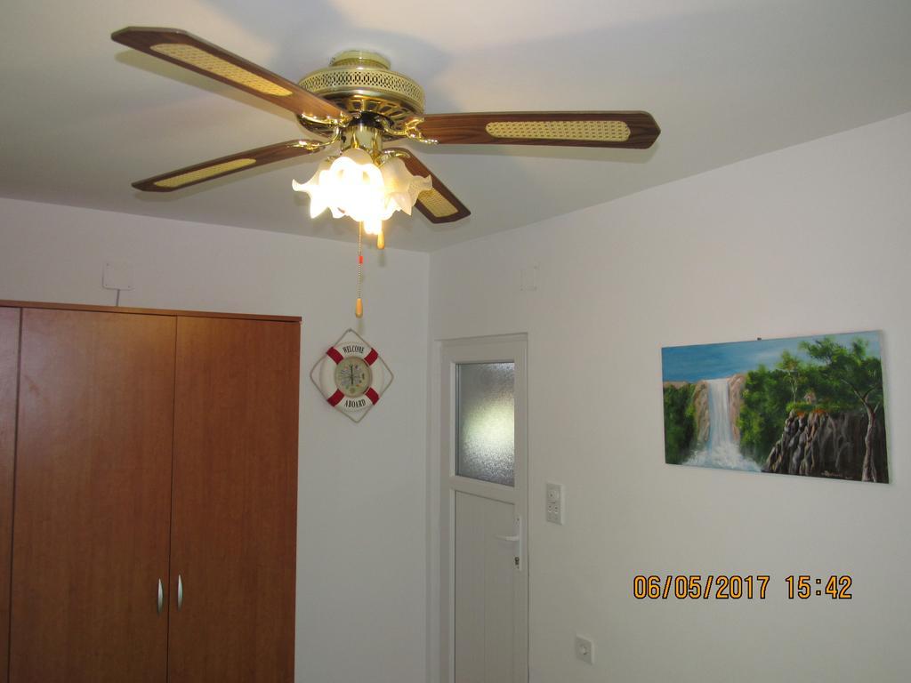 Guest House Vanessa Supetar Luaran gambar